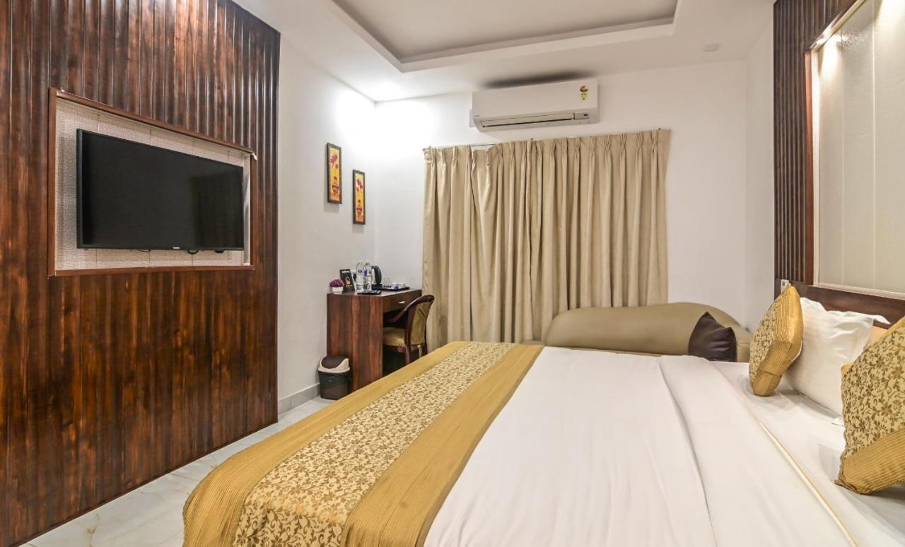 De Falcon Goa Beach Resort Candolim Exterior foto